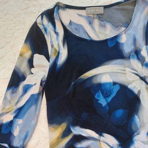 🔹️Blue floral blouse with fluted sleeves🔹️Laura SP - Picture 4 of 5
